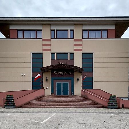 Nocowanie Restauracja Wenecka Hotel Klobuck Buitenkant foto