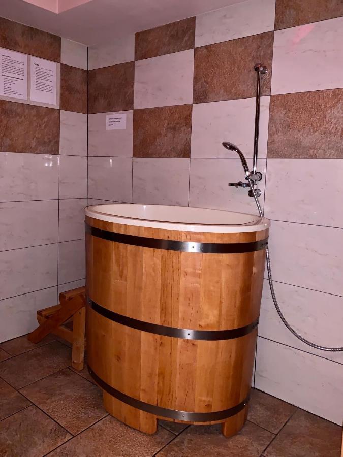 Nocowanie Restauracja Wenecka Hotel Klobuck Buitenkant foto