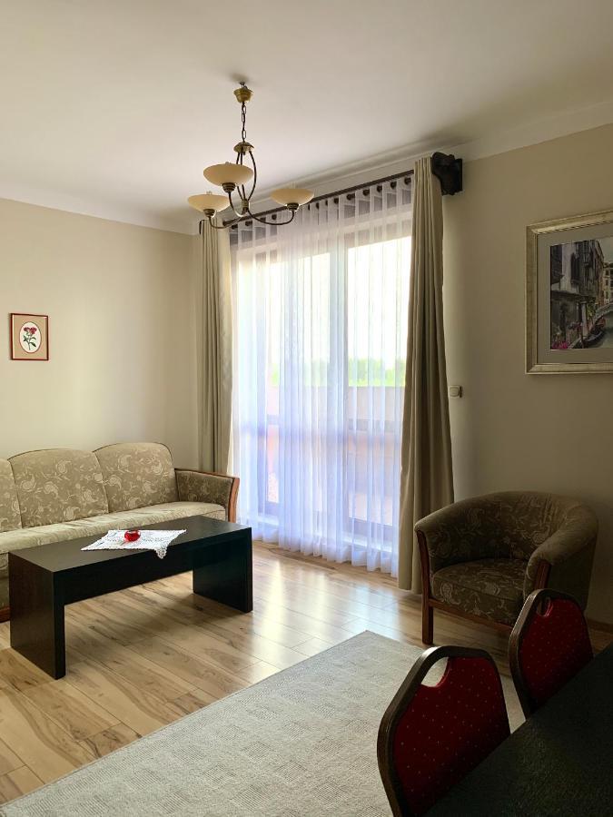Nocowanie Restauracja Wenecka Hotel Klobuck Buitenkant foto